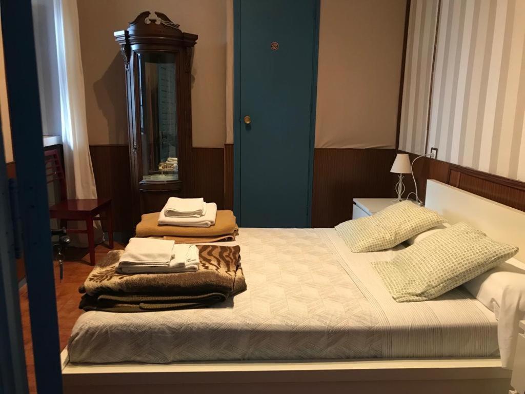 Seneca Hostel Кордоба Екстериор снимка